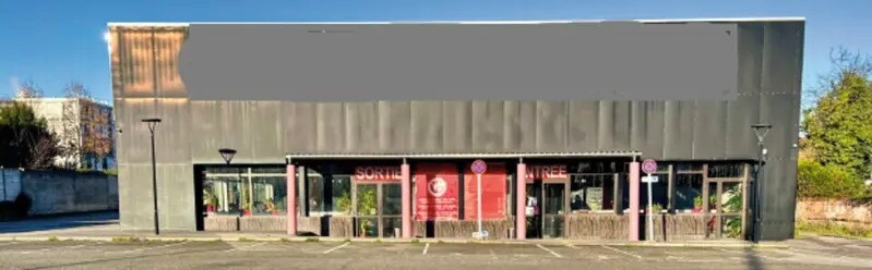 Commerce de détail dans Mantes-la-Ville à louer - Photo du bâtiment - Image 2 de 7