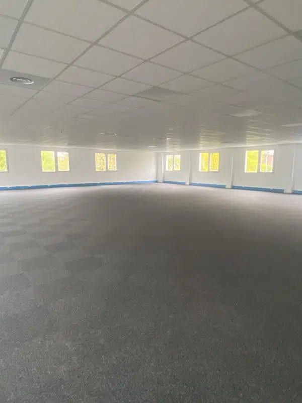 22 Rue Du 35Eme Regiment D'Aviation, Bron à louer Photo du bâtiment- Image 1 de 3