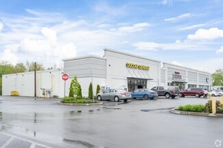 Plus de détails pour 110 E Washington St, North Attleboro, MA - Commerce de détail à louer