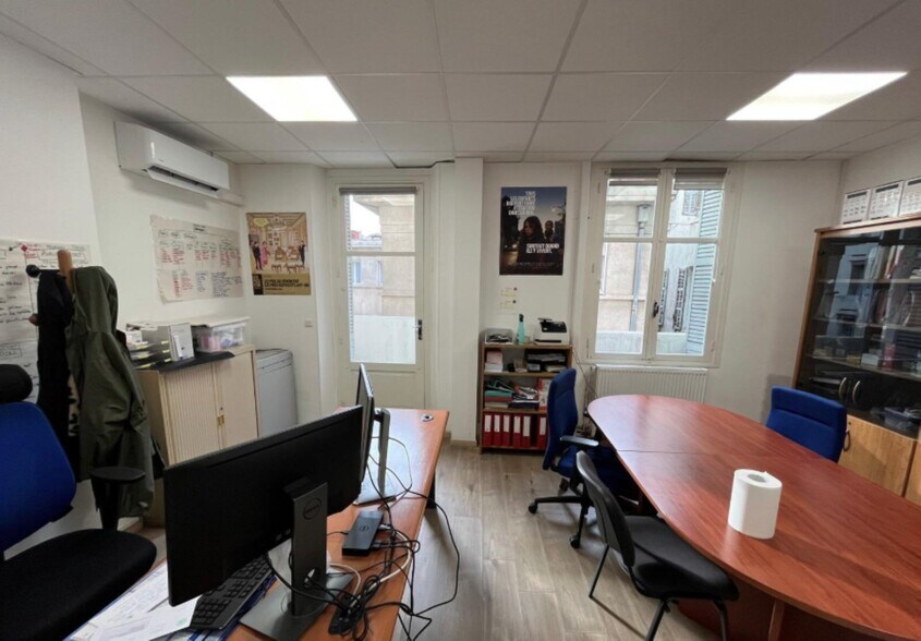 5 Rue Gilbert Dru, Marseille à louer - Photo du bâtiment - Image 2 de 5