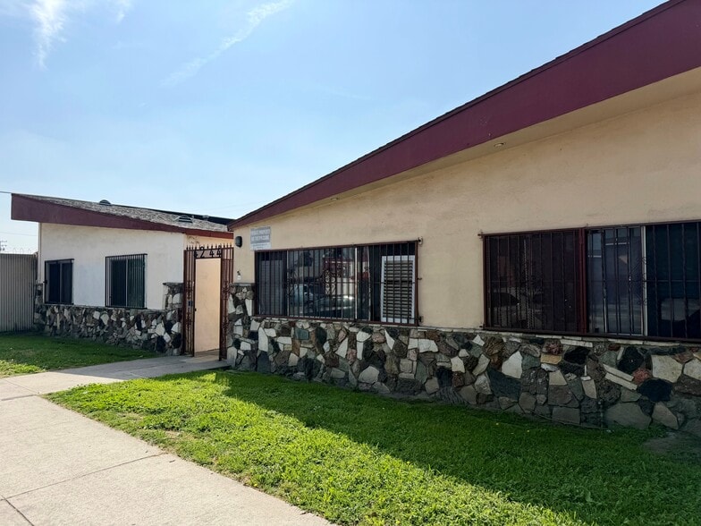 4244 E Compton Blvd, Compton, CA for sale - Building Photo - Image 2 of 5