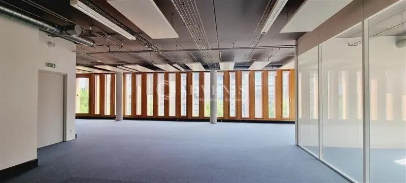 Bureau dans Lille à louer - Photo du bâtiment - Image 2 de 12