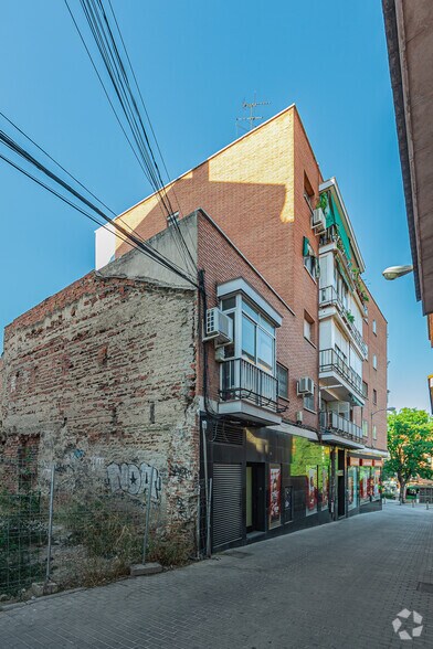 Calle Plaza Emperatriz, 9, Madrid, Madrid à vendre - Photo du bâtiment - Image 2 de 2