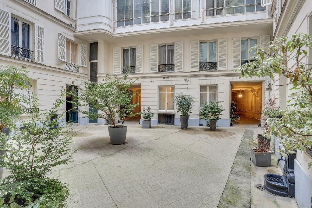 Office in Paris for lease Building Photo- Image 1 of 11