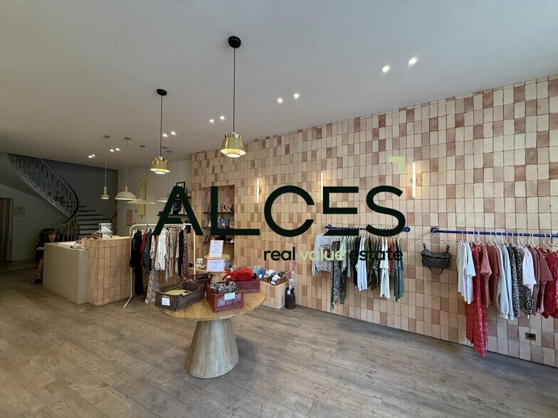 Retail in Bordeaux for lease - Interior Photo - Image 2 of 4
