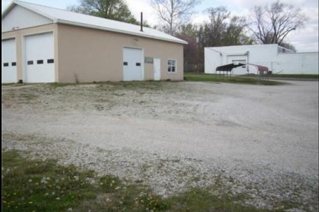 More details for 704 S Metcalf Rd, Louisburg, KS - Industrial for Lease