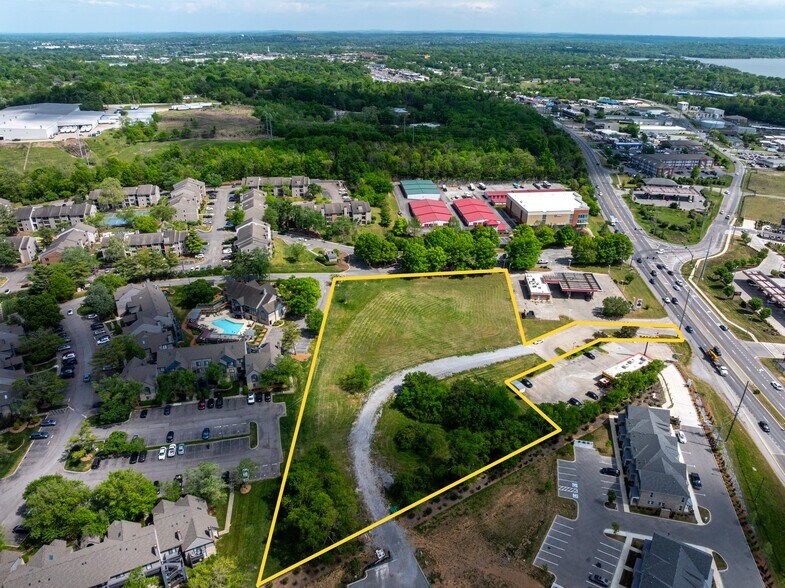 1040 Main Street, Hendersonville, TN for sale - Building Photo - Image 3 of 16