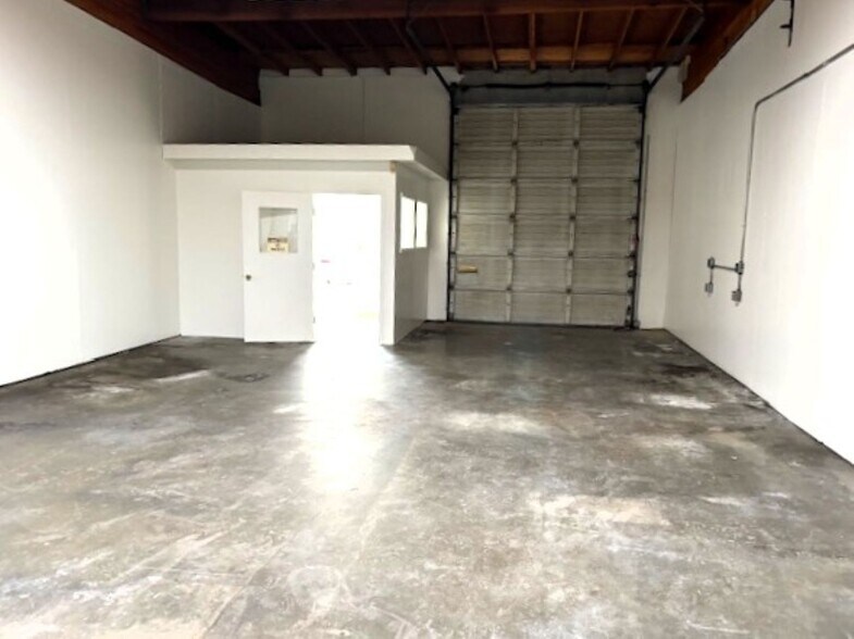 30872 Huntwood Ave, Hayward, CA à louer - Photo du bâtiment - Image 3 de 4