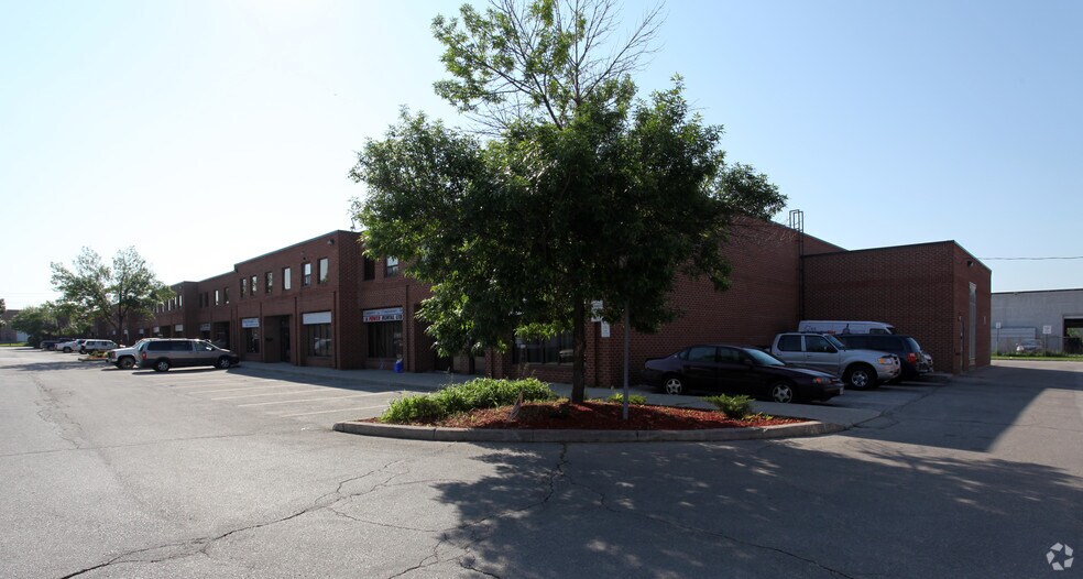 244 Brockport Dr, Toronto, ON à vendre - Photo principale - Image 1 de 1