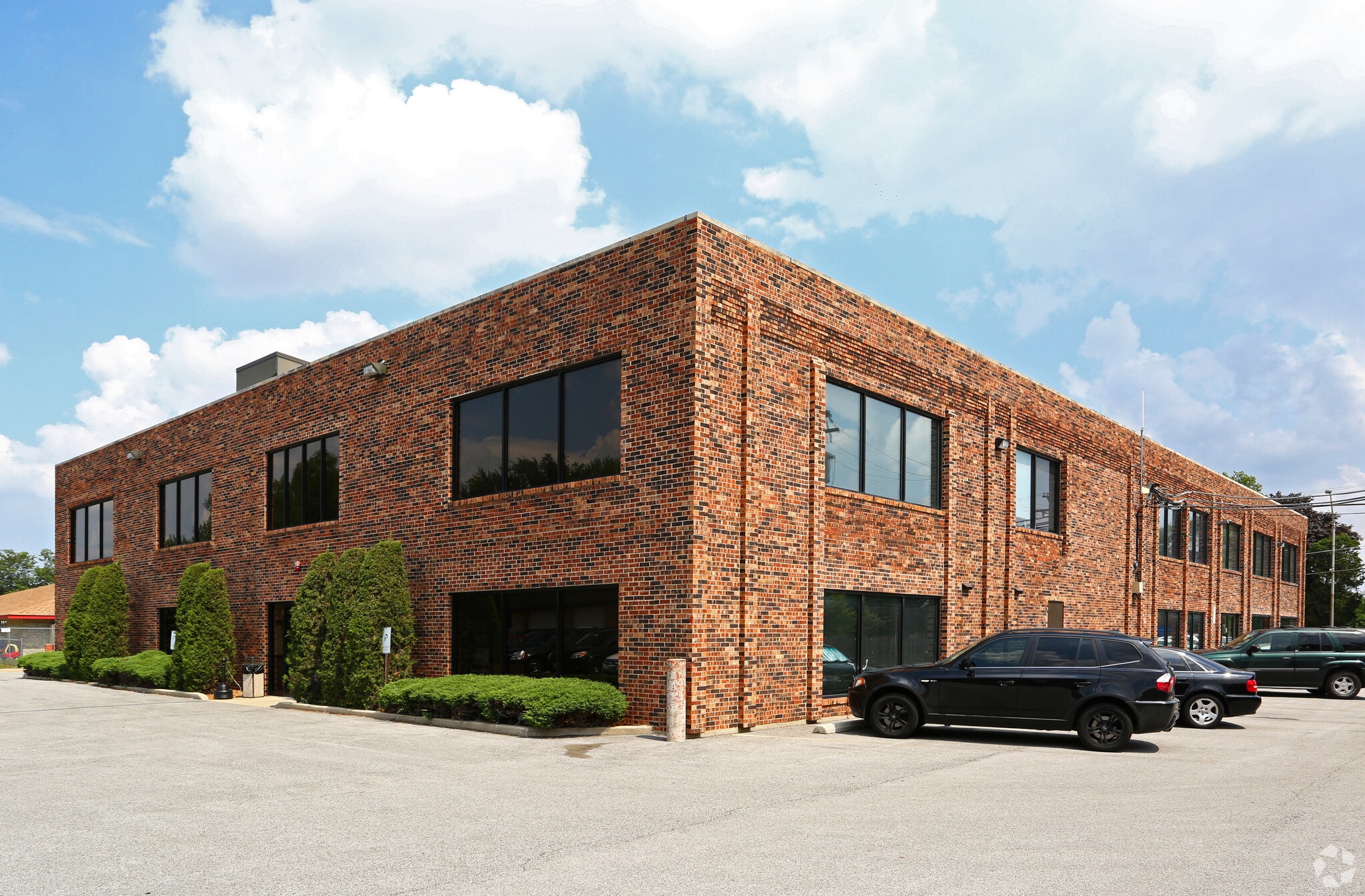 9944 S Roberts Rd, Palos Hills, IL for lease Primary Photo- Image 1 of 5