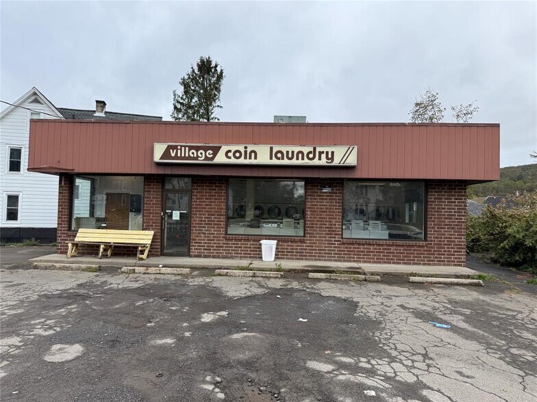 638 Chenango St, Binghamton, NY à vendre - Photo principale - Image 1 de 4