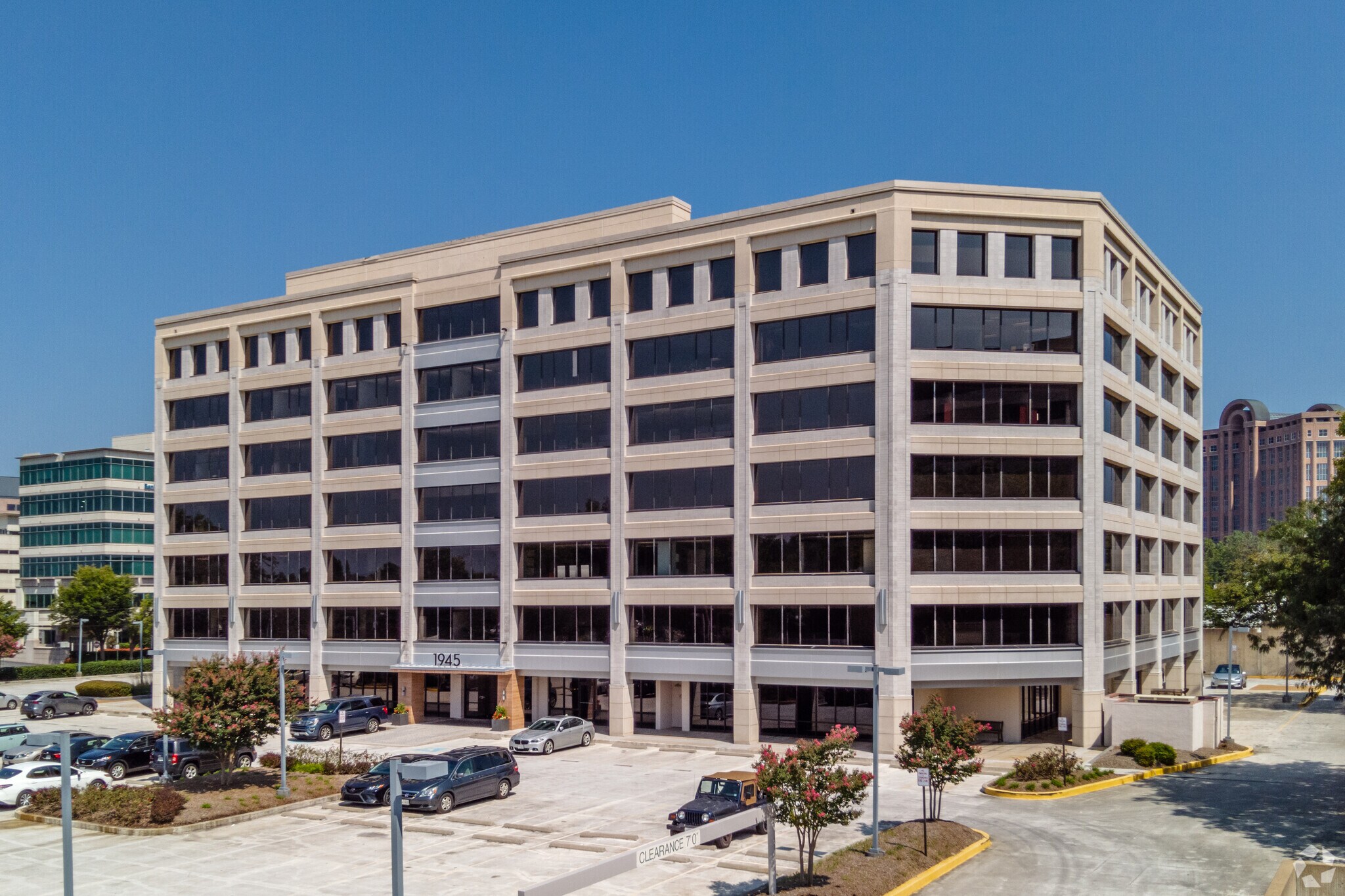 1945 Old Gallows Rd, Vienna, VA for lease Building Photo- Image 1 of 7