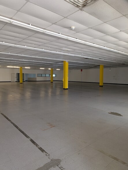 340 Virginia Ave, Daleville, AL for lease - Interior Photo - Image 3 of 5