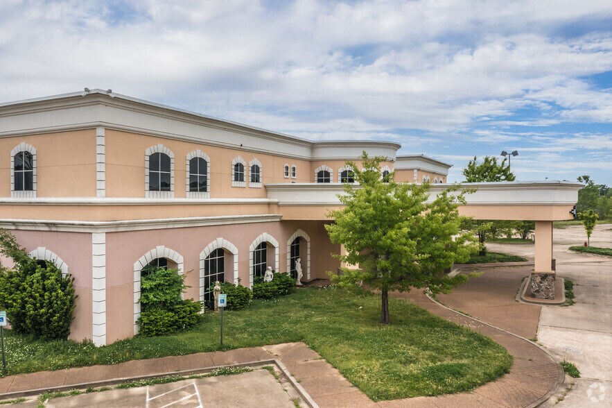 7955 Fischer Steel Rd, Cordova, TN à vendre - Photo du bâtiment - Image 3 de 6