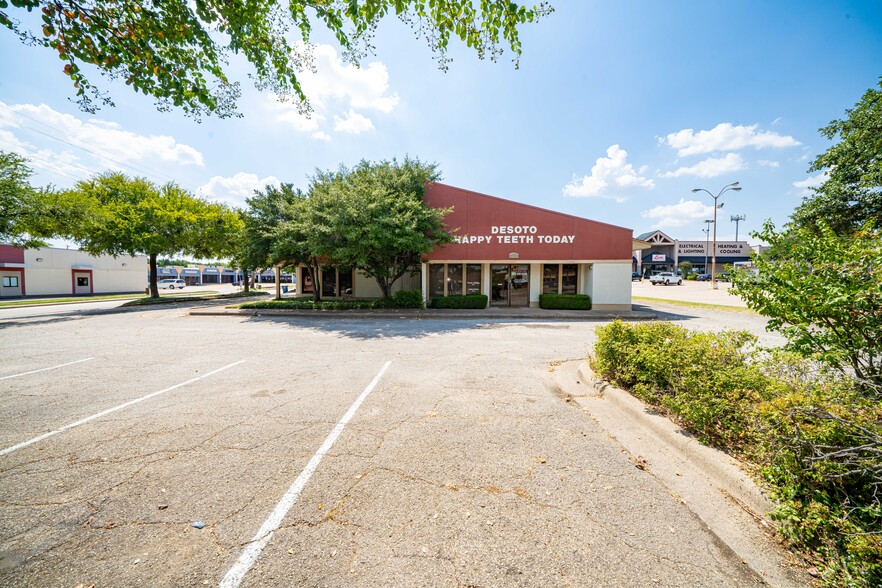 701 N Hampton Rd, DeSoto, TX for sale - Building Photo - Image 3 of 7