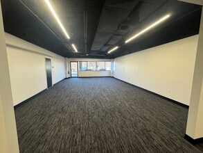 1-29 Centre Pointe Dr, Saint Peters, MO for lease Interior Photo- Image 1 of 2