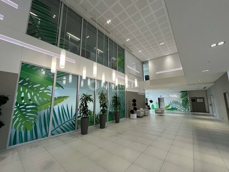 Office in Rungis for lease - Lobby - Image 3 of 7