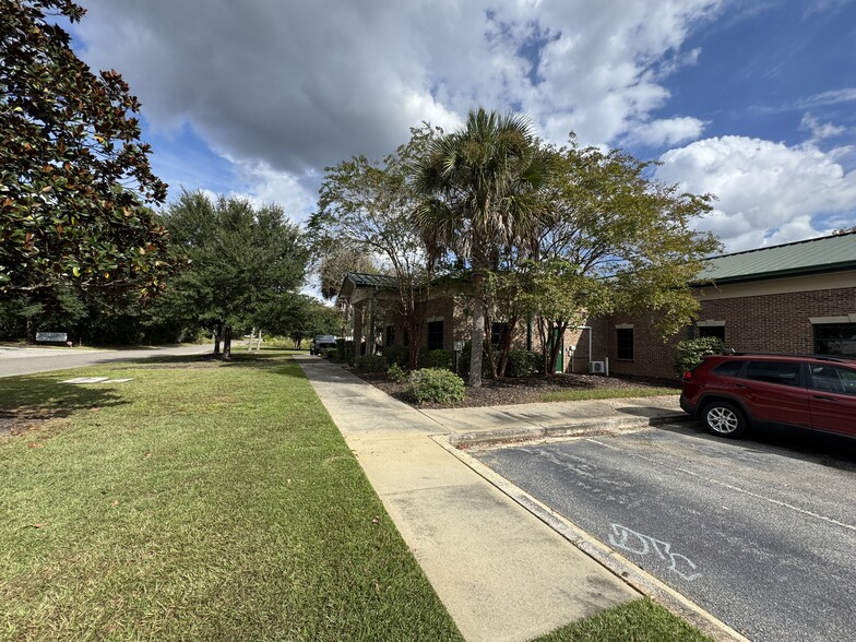 3255 Industry Dr, Charleston, SC for sale - Building Photo - Image 3 of 17