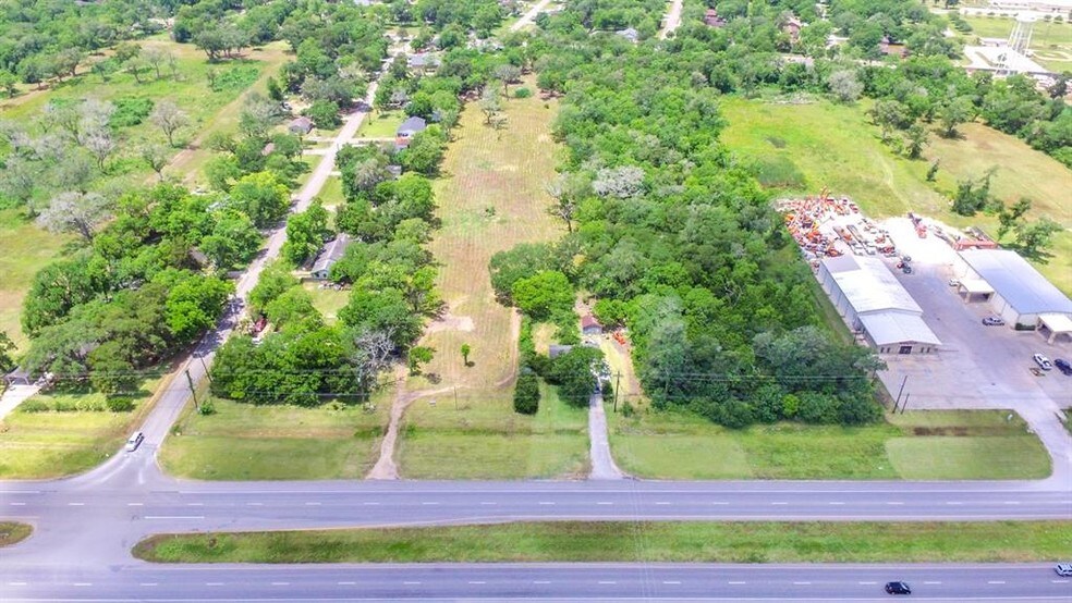 1910 N Brazosport Blvd, Richwood, TX for sale - Aerial - Image 1 of 11
