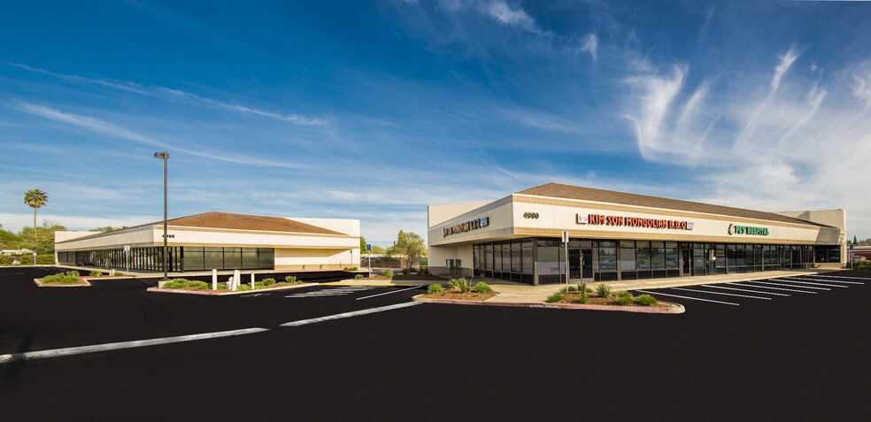 4986 Watt Ave, North Highlands, CA à louer - Photo du bâtiment - Image 3 de 14