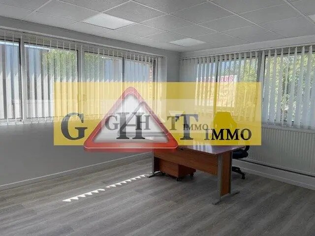 Bureau dans Neuilly-sur-Marne à louer - Photo intérieure - Image 3 de 3