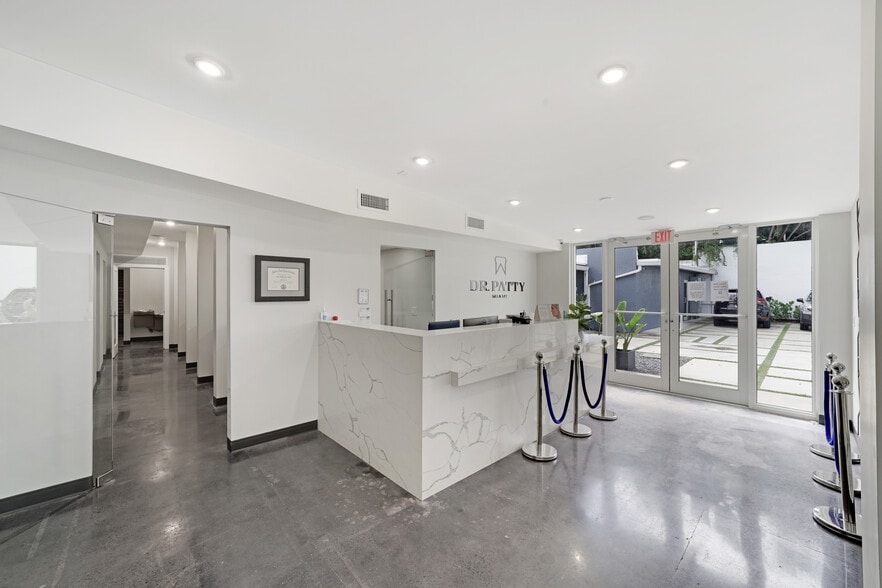 530 NW 54th St, Miami, FL for lease - Lobby - Image 2 of 38