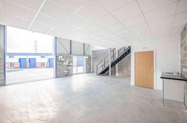 198-202 Broomhill Rd, Bristol, BST BS4 4UA - Unité 28 - - Photo intérieure - Image 1 of 3