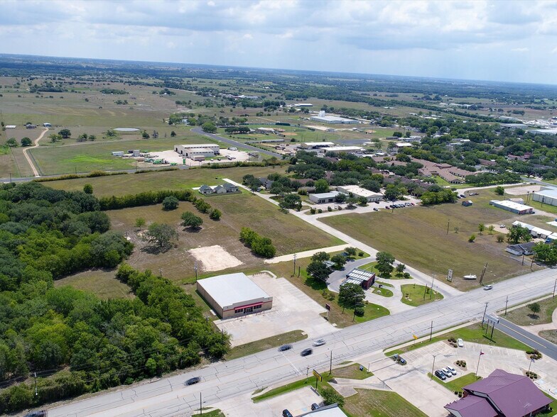 82 N Kessler Ave, Schulenburg, TX for sale - Building Photo - Image 2 of 21