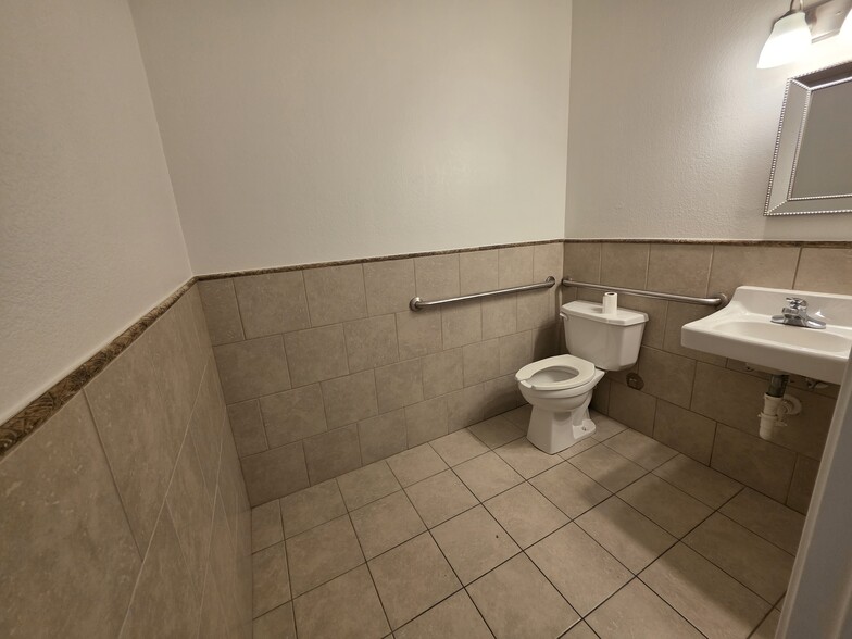 5601-5605 Virginia Pky, McKinney, TX for lease - Building Photo - Image 2 of 28