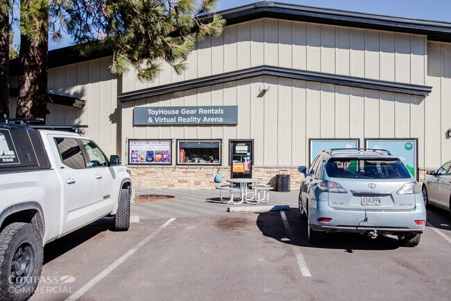 More details for 56896 Venture Ln, Sunriver, OR - Retail for Lease