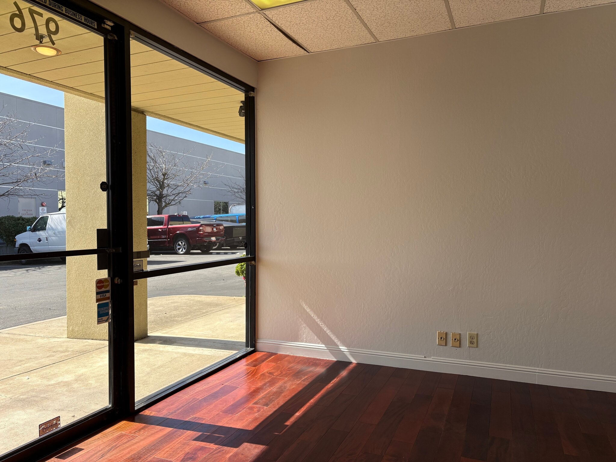 962-996 Hanson Ct, Milpitas, CA à louer Photo intérieure- Image 1 de 3