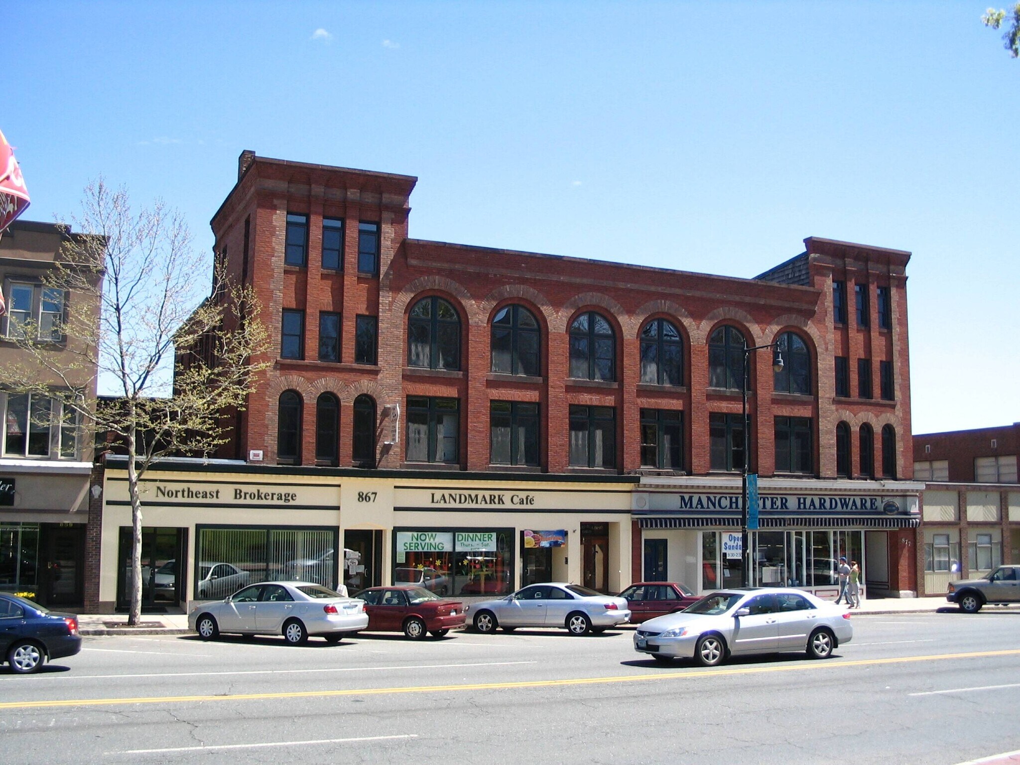867 Main St, Manchester, CT à louer Photo du bâtiment- Image 1 de 13