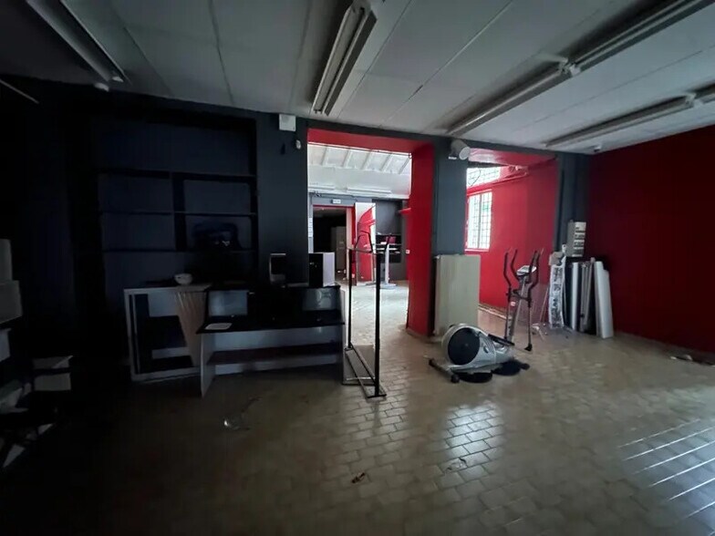 Retail in Lyon for sale - Interior Photo - Image 3 of 4