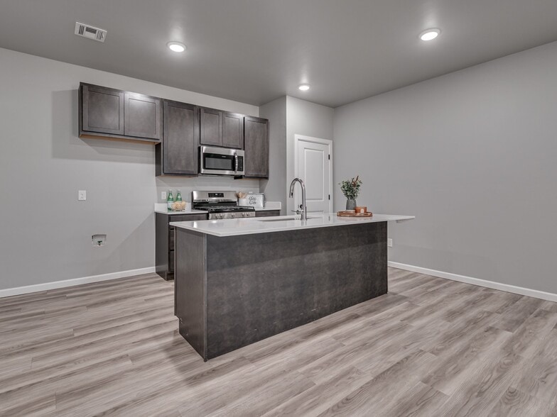 Josie Circle, Midwest City, OK for sale - Building Photo - Image 3 of 9