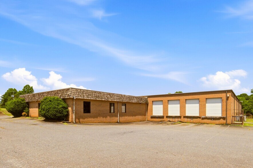 7514 NC Hwy 10, Vale, NC à louer - Photo du bâtiment - Image 2 de 24