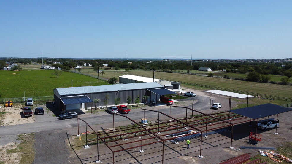 121 Pistol Rd, Weatherford, TX for lease - Building Photo - Image 1 of 7