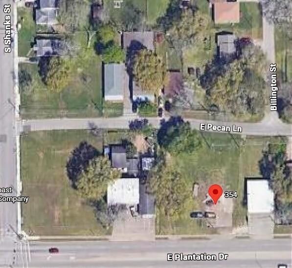 354 E Plantation Dr, Clute, TX à vendre - Aérien - Image 2 de 8