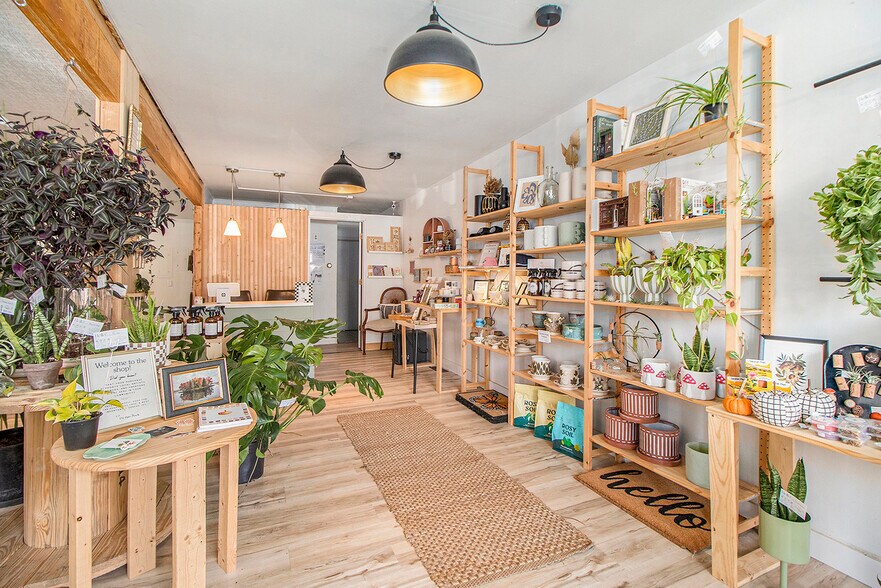 104-106 N Main St, Crown Point, IN à vendre - Photo du bâtiment - Image 3 de 16