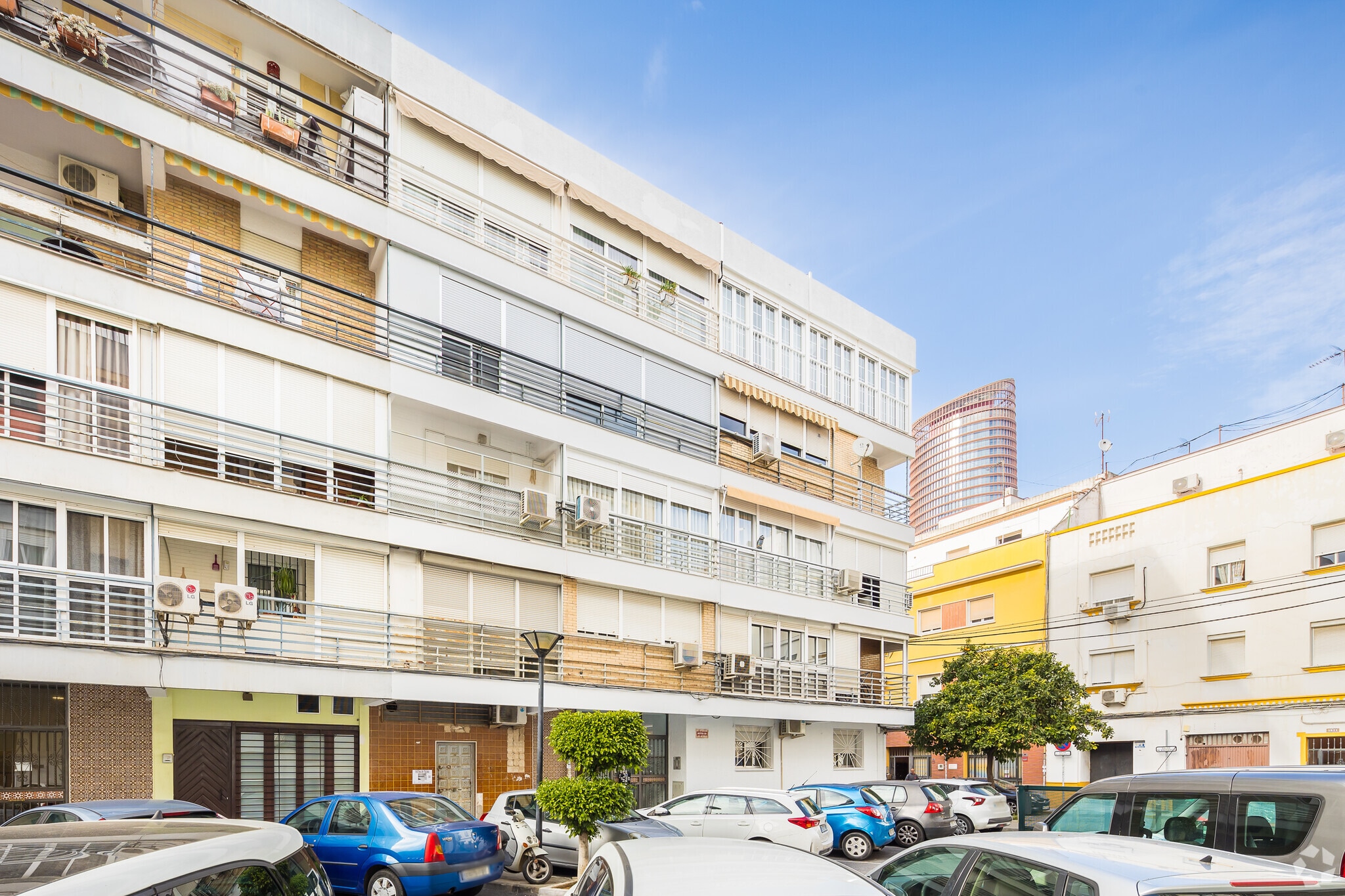 Plaza Virgen de la Amargura, 1, Sevilla, Sevilla for lease Primary Photo- Image 1 of 36