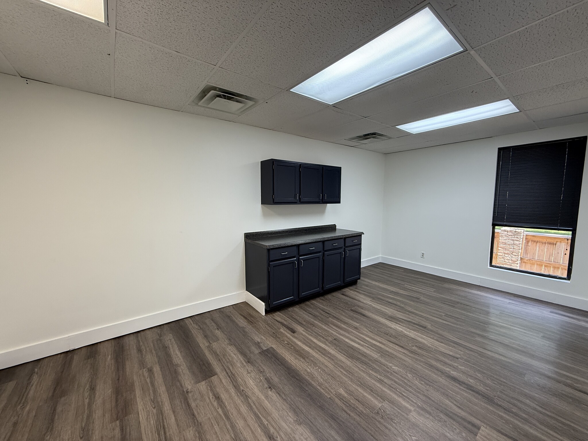 4625-4629 S Harvard Ave, Tulsa, OK for lease Interior Photo- Image 1 of 7
