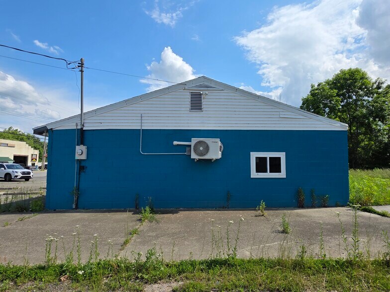 121 Main st, New Haven, KY à vendre - Photo du bâtiment - Image 3 de 17