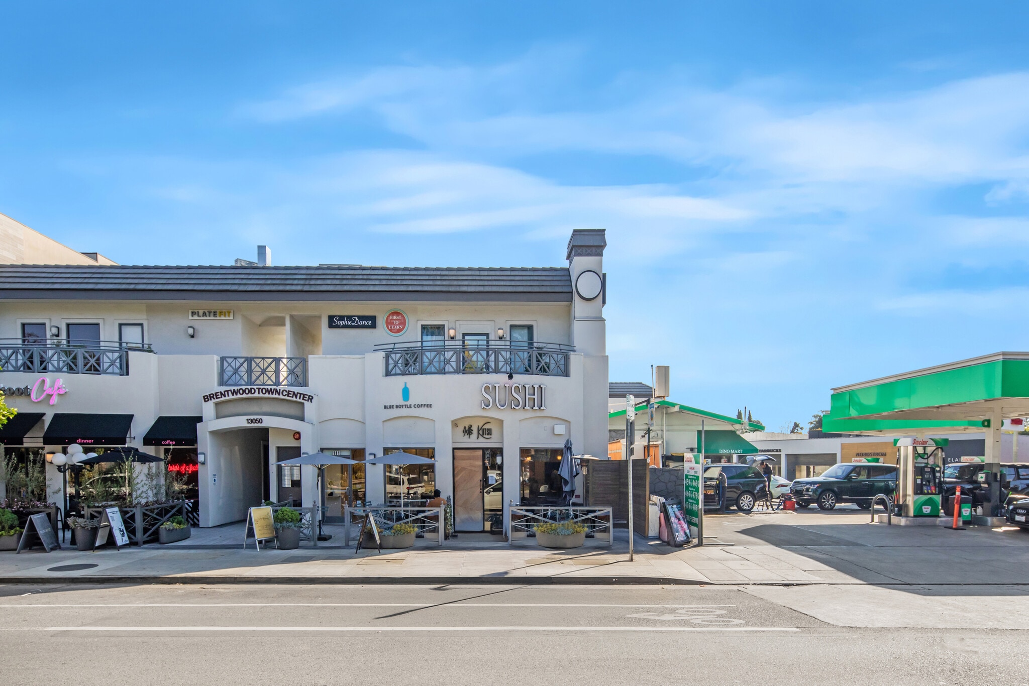 13050 San Vicente Blvd, Los Angeles, CA for lease Primary Photo- Image 1 of 18