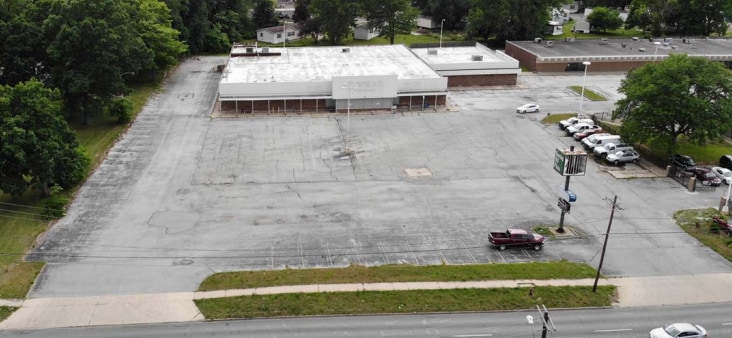 114 S Byrne Rd, Toledo, OH for sale - Primary Photo - Image 1 of 11