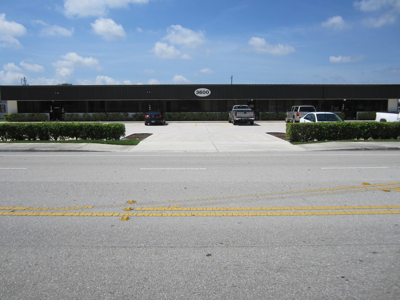 3600 Investment Ln, West Palm Beach, FL for lease - Building Photo - Image 3 of 26