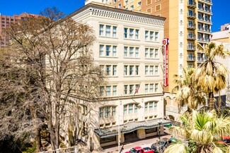 Plus de détails pour 201 N Saint Marys St, San Antonio, TX - Commerce de détail à louer