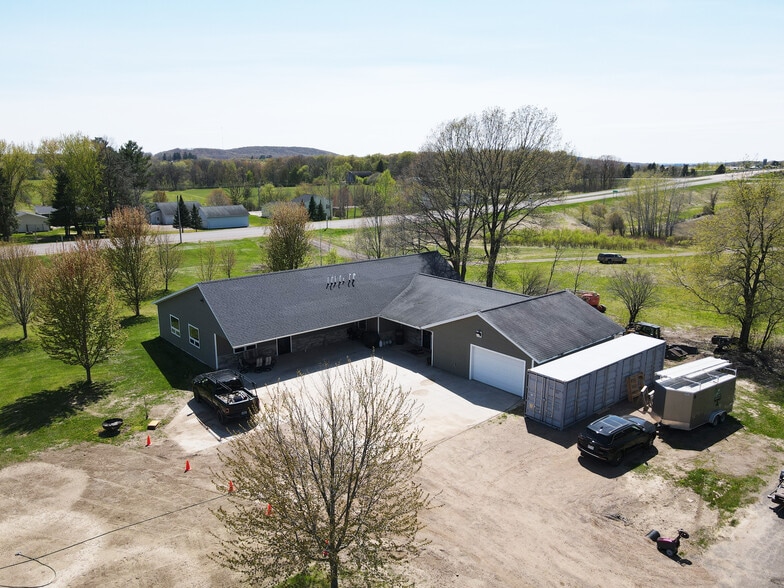 359 Elm st, New Auburn, WI for sale - Building Photo - Image 1 of 40