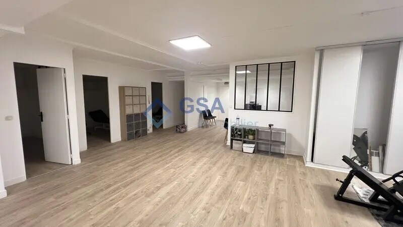 Office in Melun for sale Interior Photo- Image 1 of 8