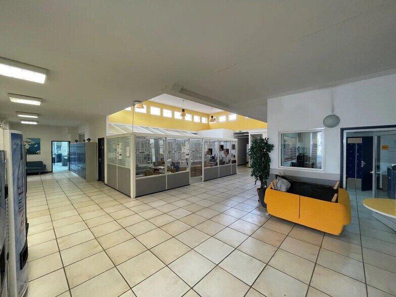 Boulevard Schloesing, Marseille for sale - Interior Photo - Image 2 of 10