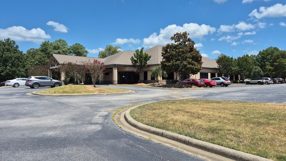 1003 Schneider Dr, Malvern, AR à vendre - Photo du bâtiment - Image 2 de 13