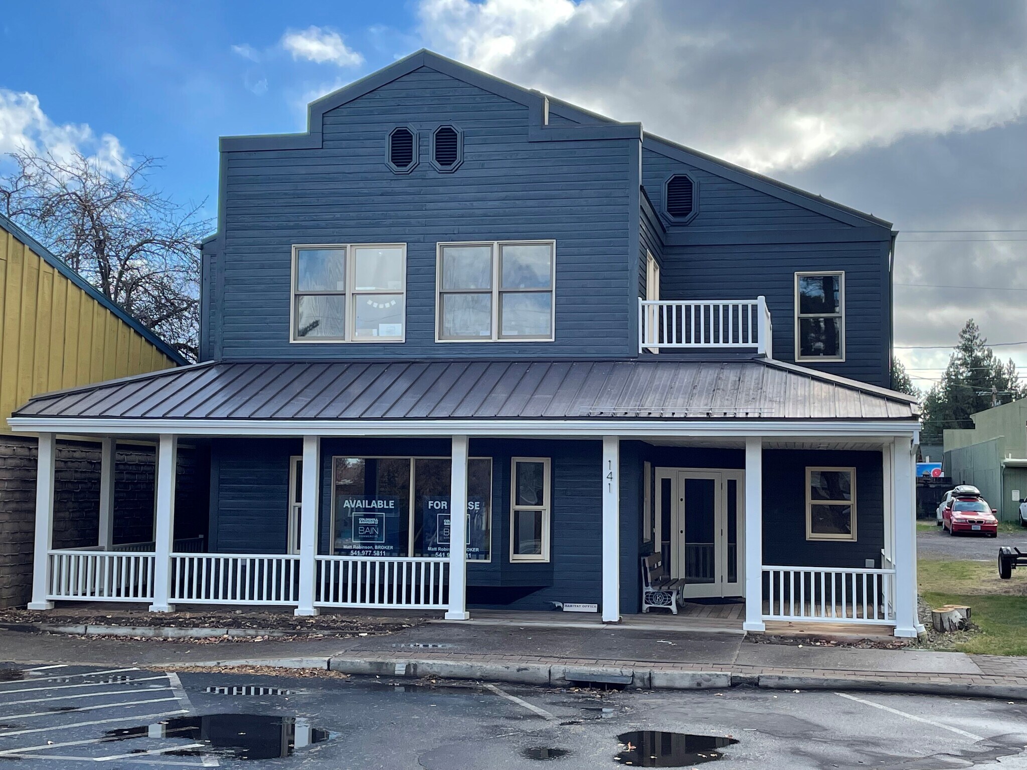 141 W Main Ave, Sisters, OR for lease Building Photo- Image 1 of 6